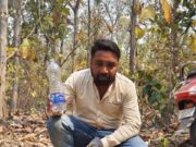 भरीगर्मी से प्यासे सांप ने बोतल से पिया पानी, मार्च के महीने में ही तपने लगा छत्तीसगढ़,’घरों के बाहर पानी जरूर रखें!